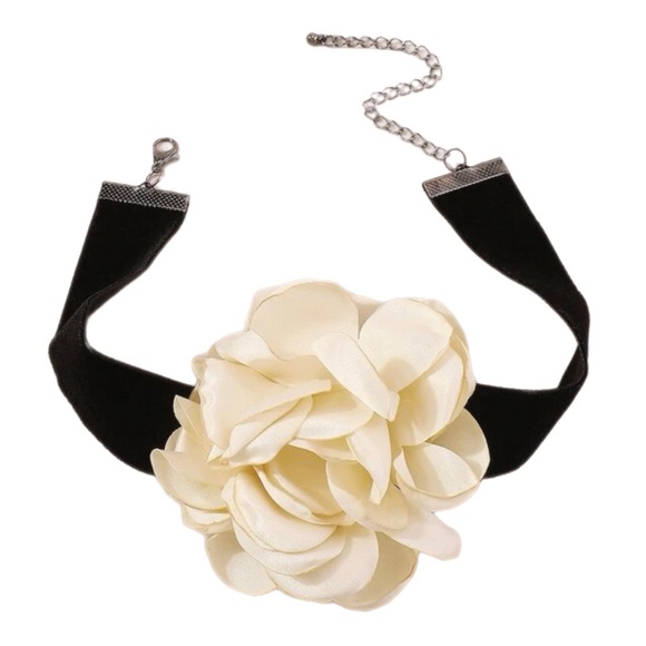 ❀ Yellow Chunky Floral Flower Choker Spring Statement Necklace - Picture 6 of 8